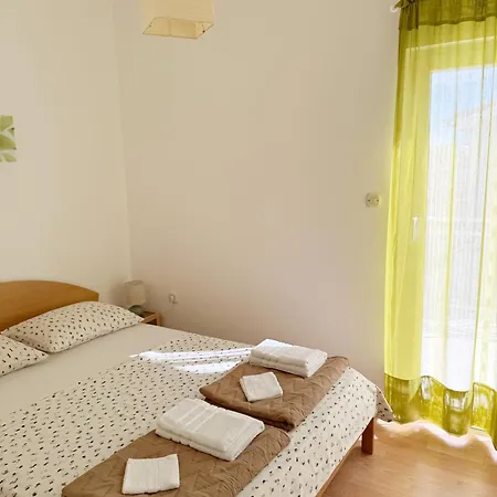 Mjesec Apartment *