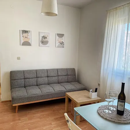 Mjesec Apartment *