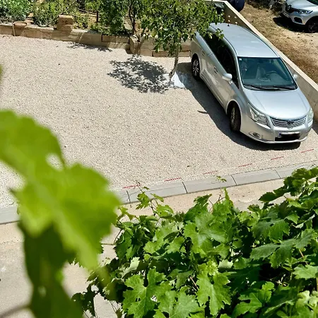 Mjesec * Vodice