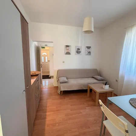 Mjesec Apartment *